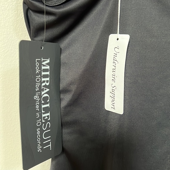 Miraclesuit
Plus Size Sanibel One Piece Swimsuit - Picture 9 of 16